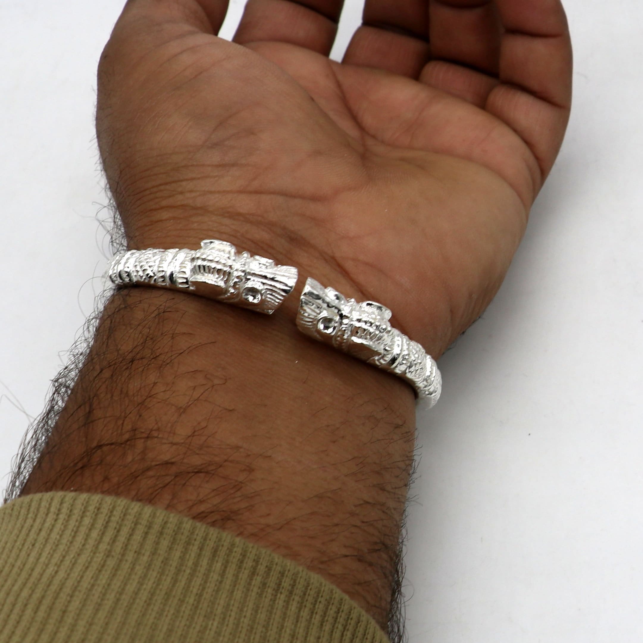 Solid 925 silver handcrafted vintage antique style gorgeous cuff kada