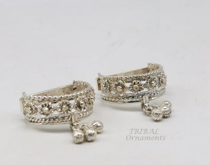 Sterling silver handmade vintage toe and thumb ring with tribal design, perfect for foot and belly dance jewelry.
