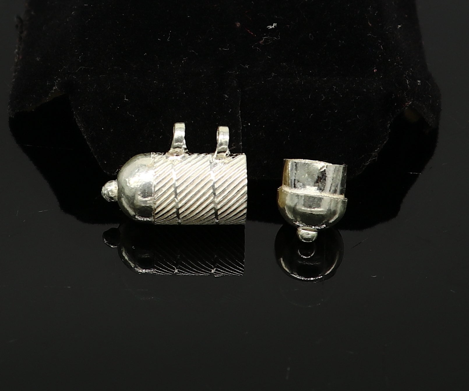 Solid sterling silver handmade gorgeous round shape vintage amulet box pendant, mantra box, silver tabiz , kavacham tribal jewelry ssp681 - TRIBAL ORNAMENTS