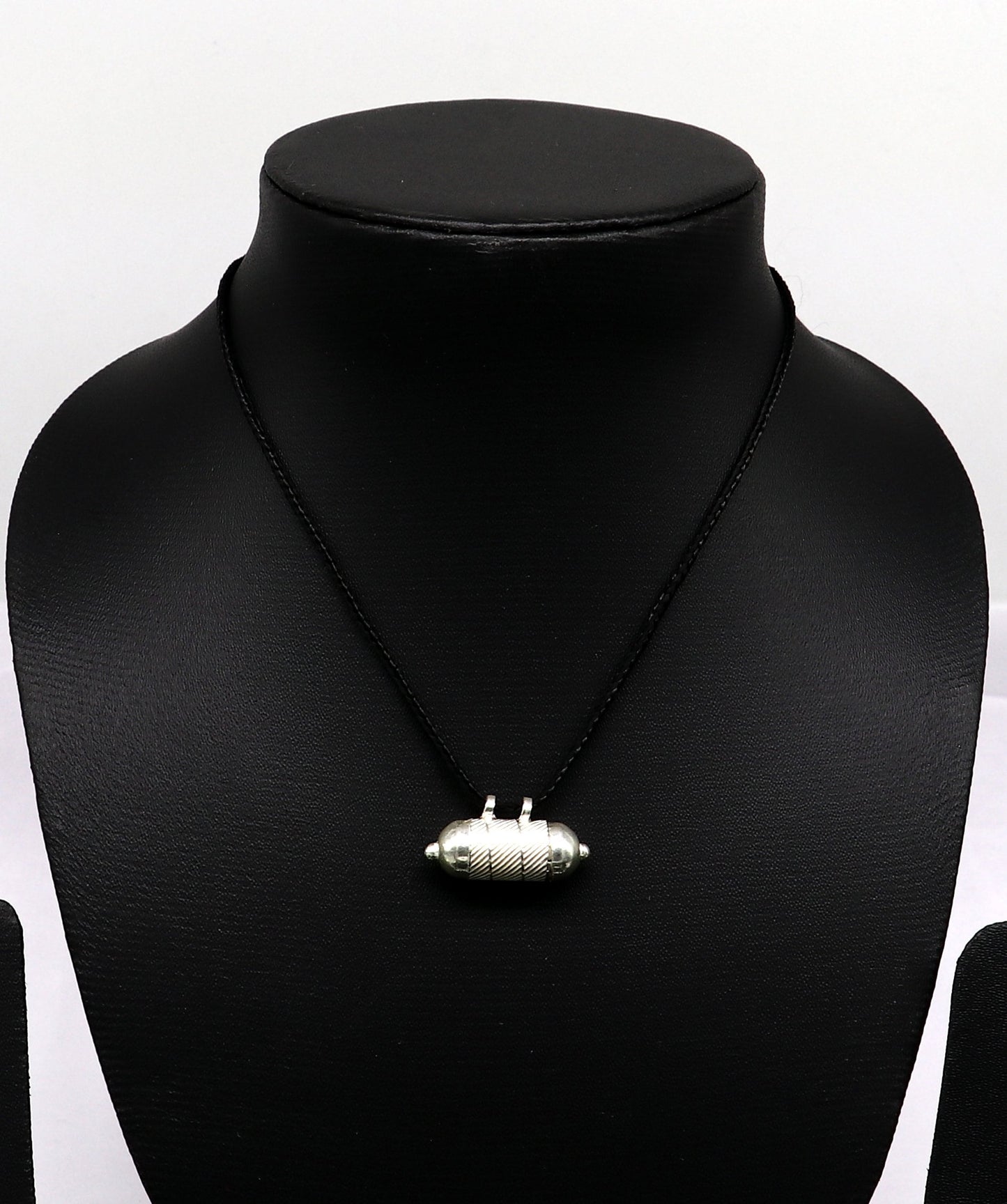 Solid sterling silver handmade gorgeous round shape vintage amulet box pendant, mantra box, silver tabiz , kavacham tribal jewelry ssp681 - TRIBAL ORNAMENTS
