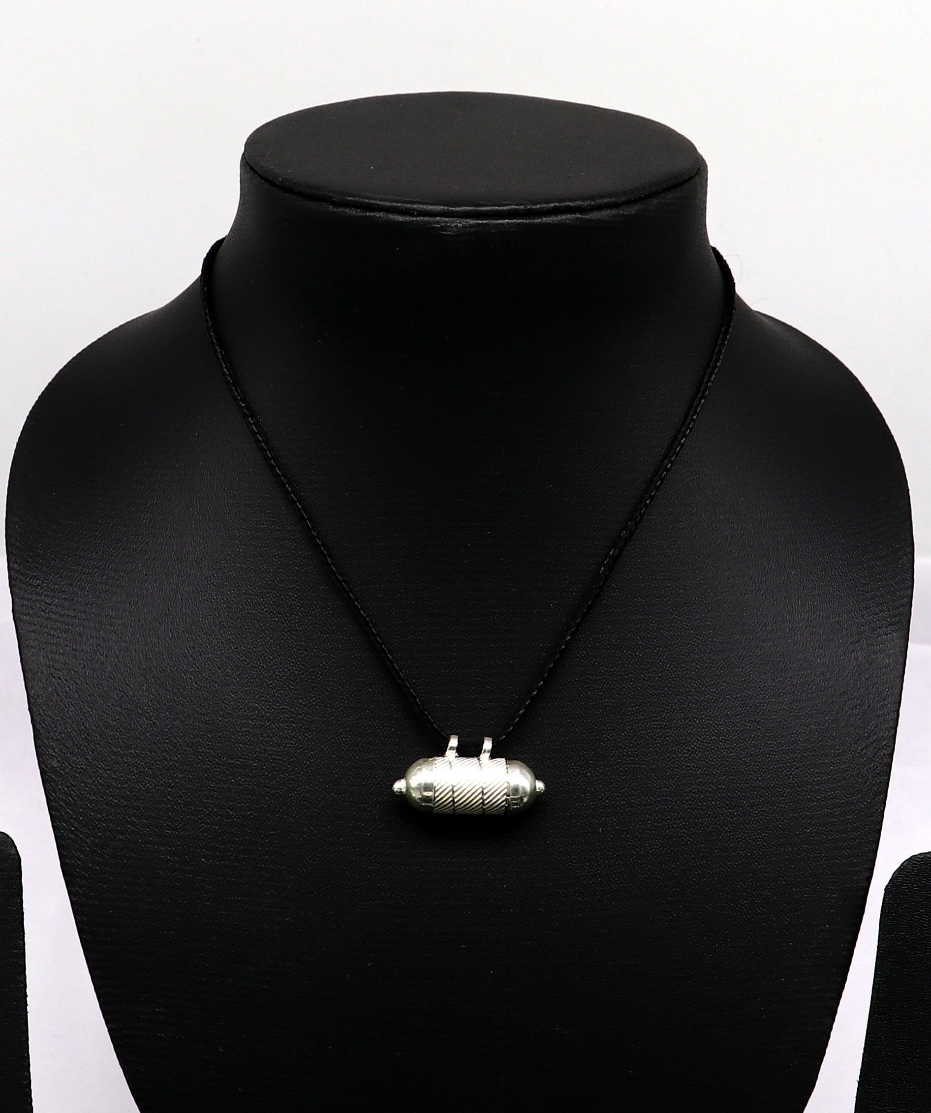 Solid sterling silver handmade gorgeous round shape vintage amulet box pendant, mantra box, silver tabiz , kavacham tribal jewelry ssp681 - TRIBAL ORNAMENTS