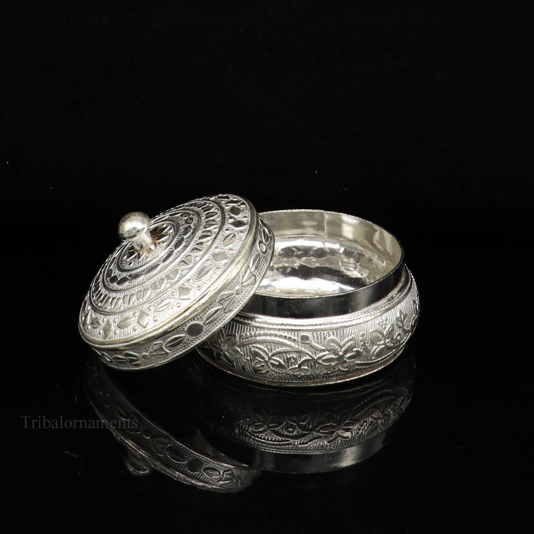 Solid sterling silver unique antique design handmade brides eyes kajal box, surma box, kumkum sindur box, small trinket box article stb246 - TRIBAL ORNAMENTS