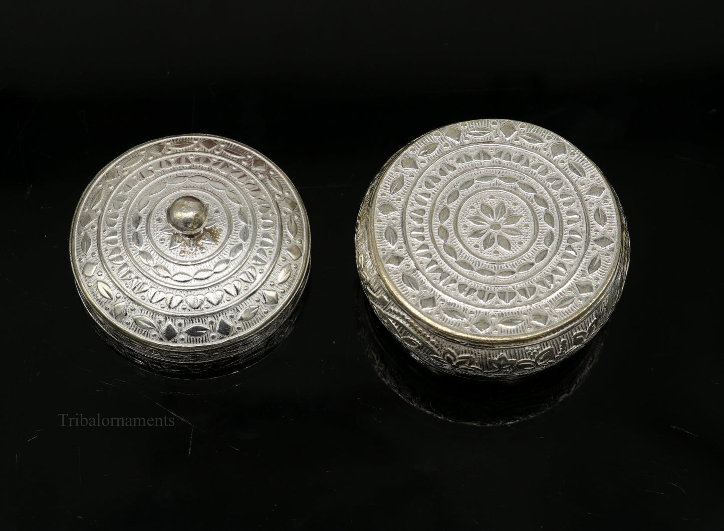 Solid sterling silver unique antique design handmade brides eyes kajal box, surma box, kumkum sindur box, small trinket box article stb246 - TRIBAL ORNAMENTS