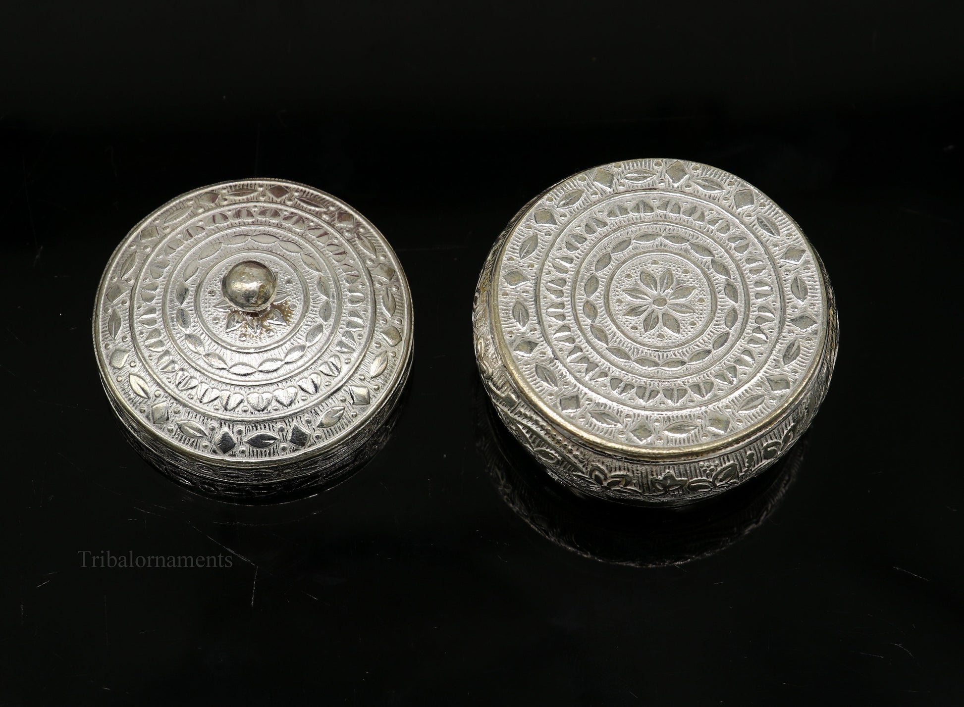 Solid sterling silver unique antique design handmade brides eyes kajal box, surma box, kumkum sindur box, small trinket box article stb246 - TRIBAL ORNAMENTS