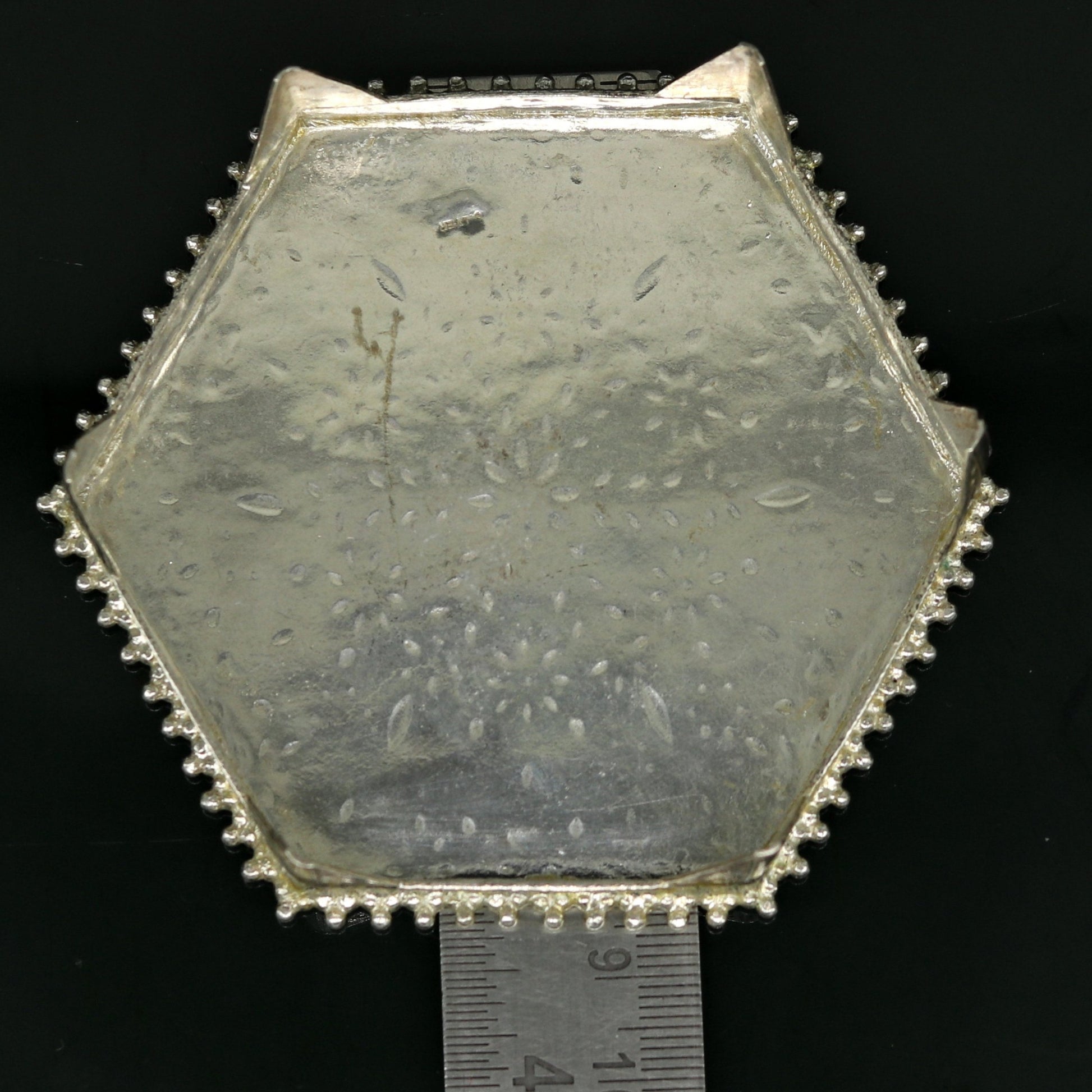 Sterling silver handmade solid silver gorgeous silver handcrafted customize mini table/bazot, excellent home puja utensils temple art nsv83 - TRIBAL ORNAMENTS