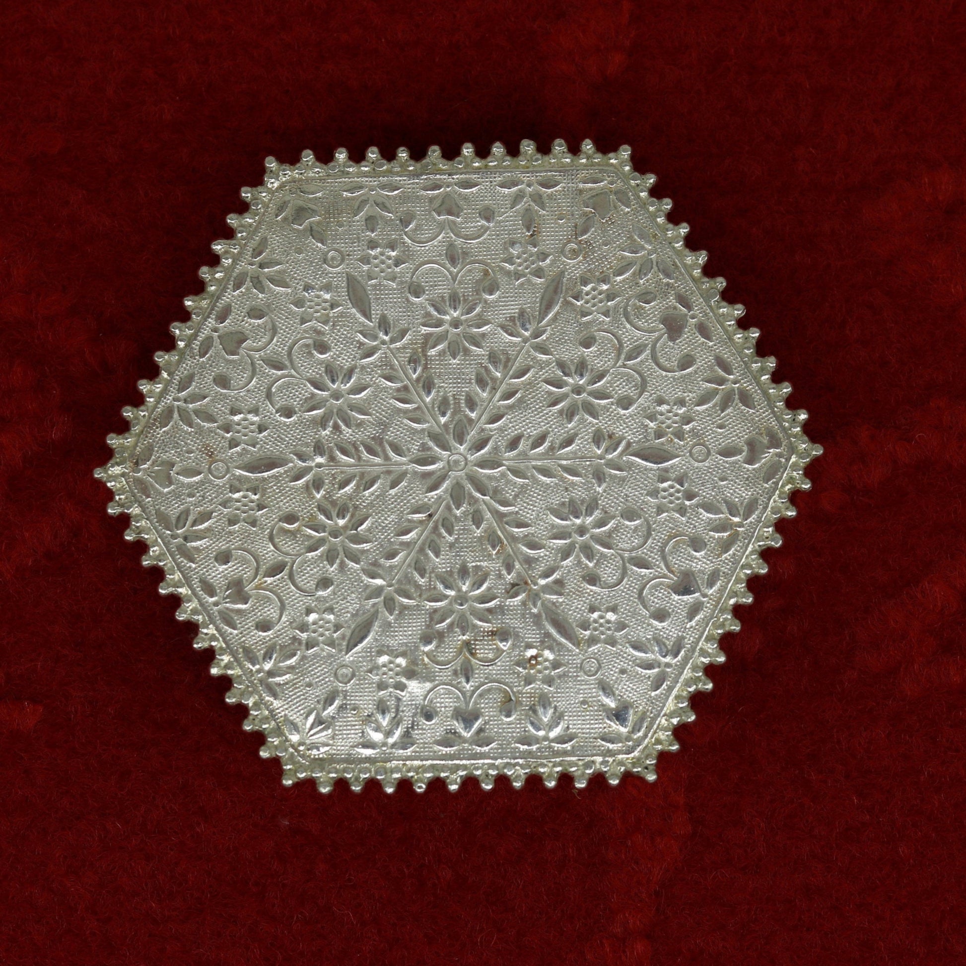 Sterling silver handmade solid silver gorgeous silver handcrafted customize mini table/bazot, excellent home puja utensils temple art nsv83 - TRIBAL ORNAMENTS