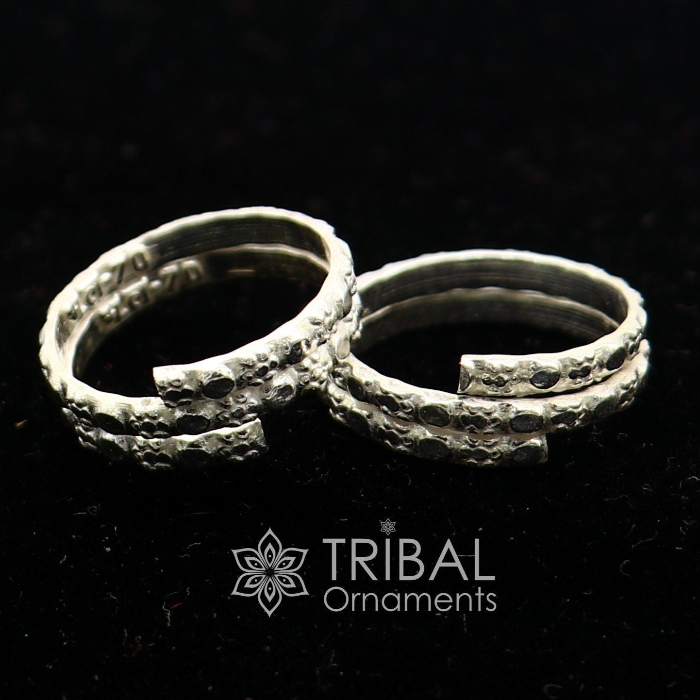 Handmade silver toe ring with spiral design, traditional tribal jewelry from India, crafted by TRIBAL ORNAMENTS.