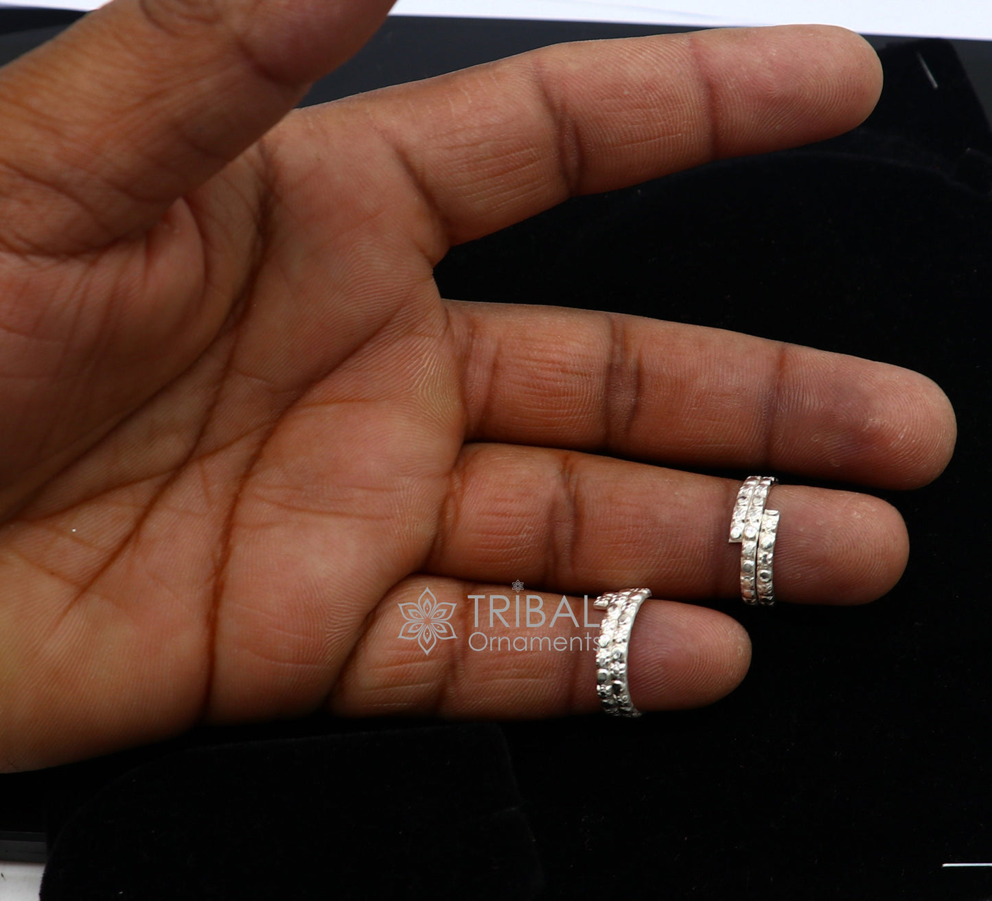 Handmade traditional solid silver toe ring with spiral design, tribal jewelry style for women from India, by TRIBAL ORNAMENTS.
