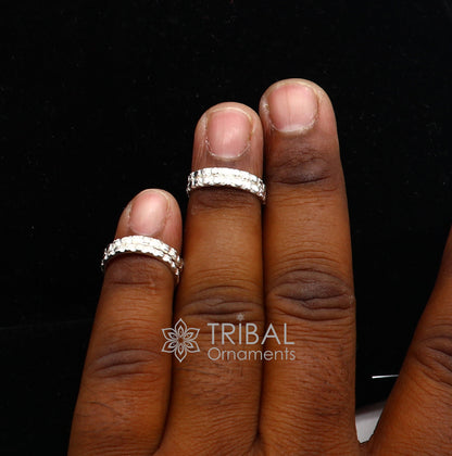 Traditional tribal silver toe ring with handmade spiral design, women's jewelry from India, crafted by Tribal Ornaments.