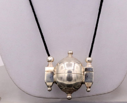 Silver Shiva Lingam box pendant from Rajasthan, tribal handmade prayer and mantra box jewelry, traditional design by TRIBAL ORNAMENTS.