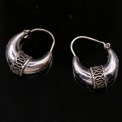 Vintage tribal silver hoop earrings, handmade 925 sterling silver jewelry with ethnic ethnic design for belly dance or tribal fashion.