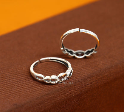 Handcrafted 925 sterling silver toe ring with unique tribal design, perfect for brides and wedding ethnic jewelry by TRIBAL ORNAMENTS.