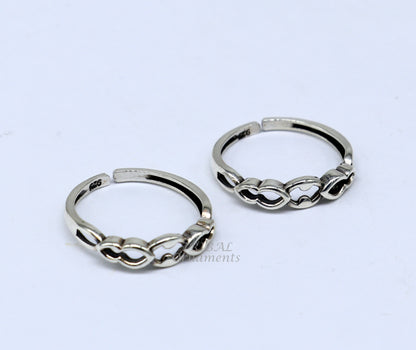 Handcrafted 925 sterling silver toe ring with unique tribal design, perfect for brides and ethnic wedding jewelry.