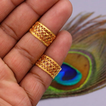 Vintage antique 22KT yellow gold handmade toe ring pair from TRIBAL ORNAMENTS, traditional Indian wedding jewelry.