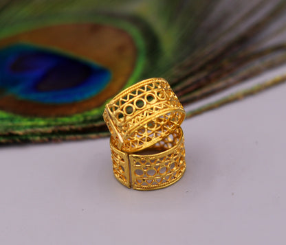 Pair of vintage antique 22KT yellow gold handmade toe rings from TRIBAL ORNAMENTS, traditional Indian wedding jewelry.