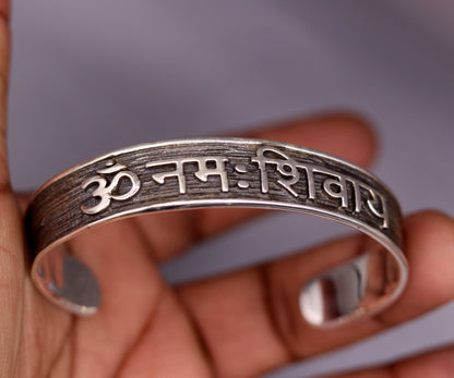 Sterling silver "Aum Namah Shivay" mantra unisex bangle bracelet with vintage antique design by TRIBAL ORNAMENTS