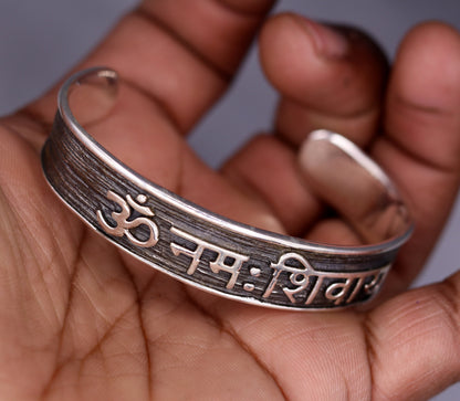 Unisex 925 sterling silver "Aum Namah Shivay" mantra bangle cuff bracelet with vintage antique design by TRIBAL ORNAMENTS