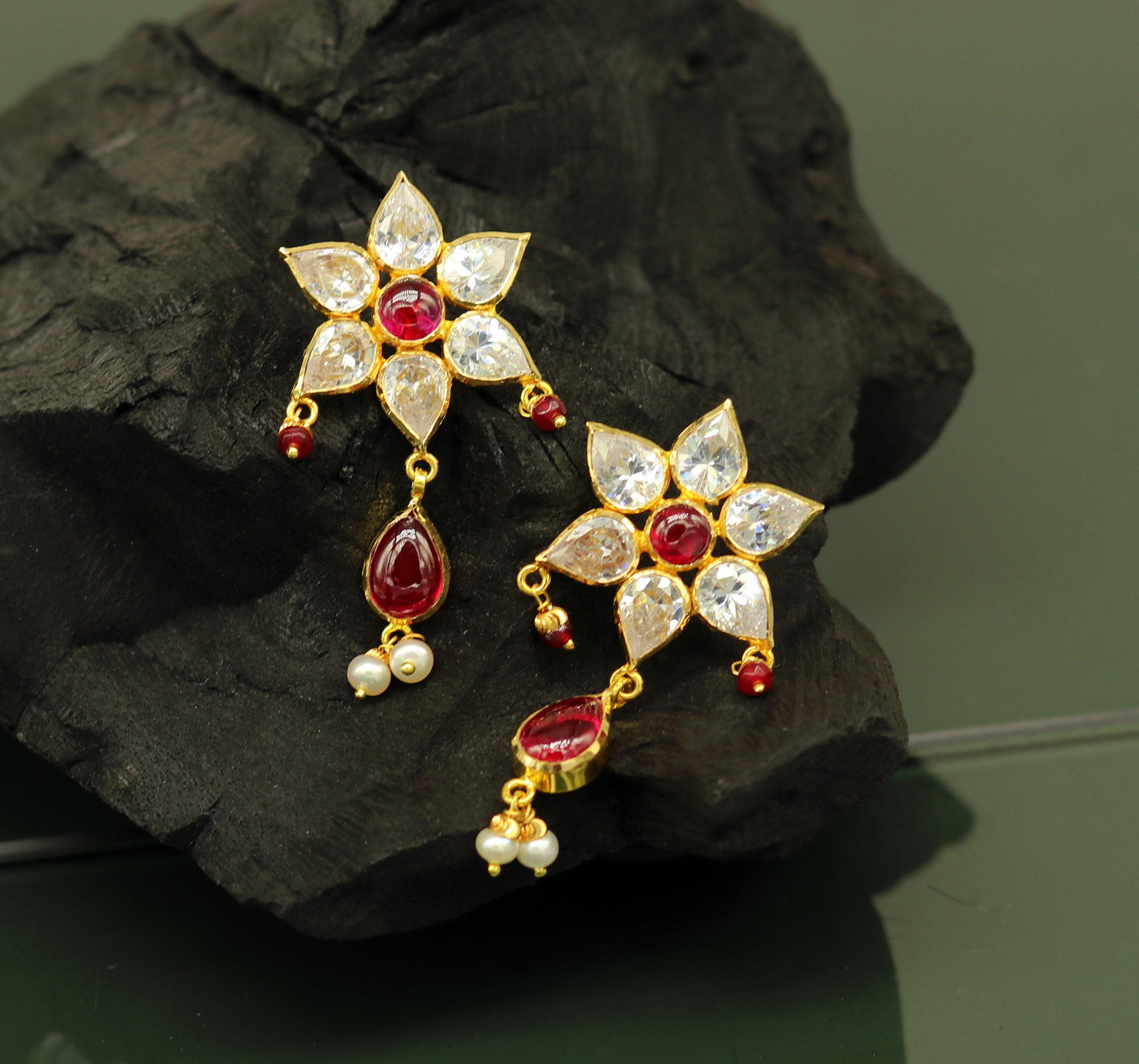 Vintage antique design handmade 22kt yellow gold stud earring bali, amazing customized bridesmaid gifting girl's jewelry from indai er127 - TRIBAL ORNAMENTS