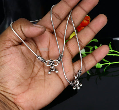 Vintage handmade 925 sterling silver snake chain ankle bracelet with antique design, perfect for trendy, custom foot jewelry.