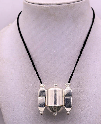 Vintage sterling silver Lord Shiva Lingam box pendant jewelry from Rajasthan, featuring antique Indian tribal design.
