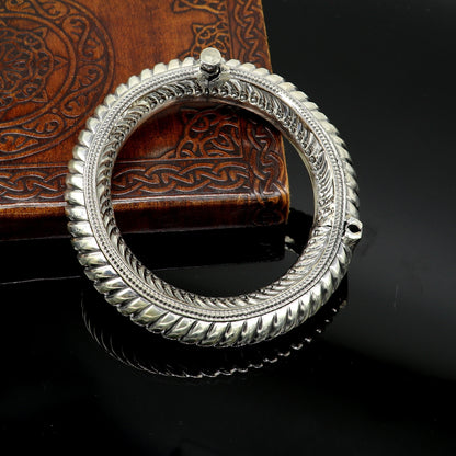 Vintage Rajasthan tribal silver ankle kada foot bracelet, traditional bridal jewelry with intricate antique design and belly dance style.