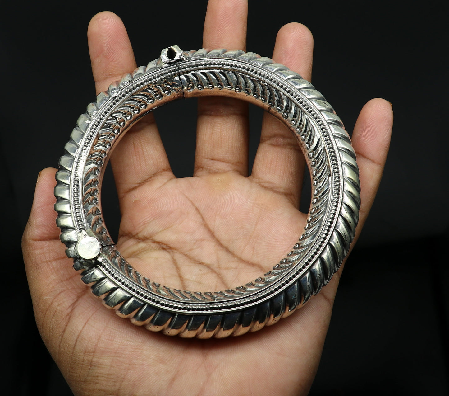 Vintage Rajasthan tribal silver ankle kada foot bracelet, traditional design, handcrafted jewelry for brides and belly dance accessories.