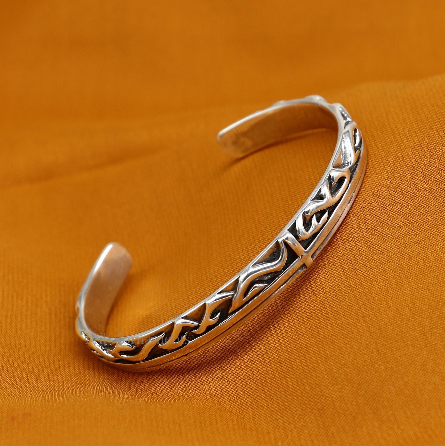 Vintage-style 925 sterling silver adjustable cuff bangle bracelet by TRIBAL ORNAMENTS, unisex handmade jewelry with intricate detailing.