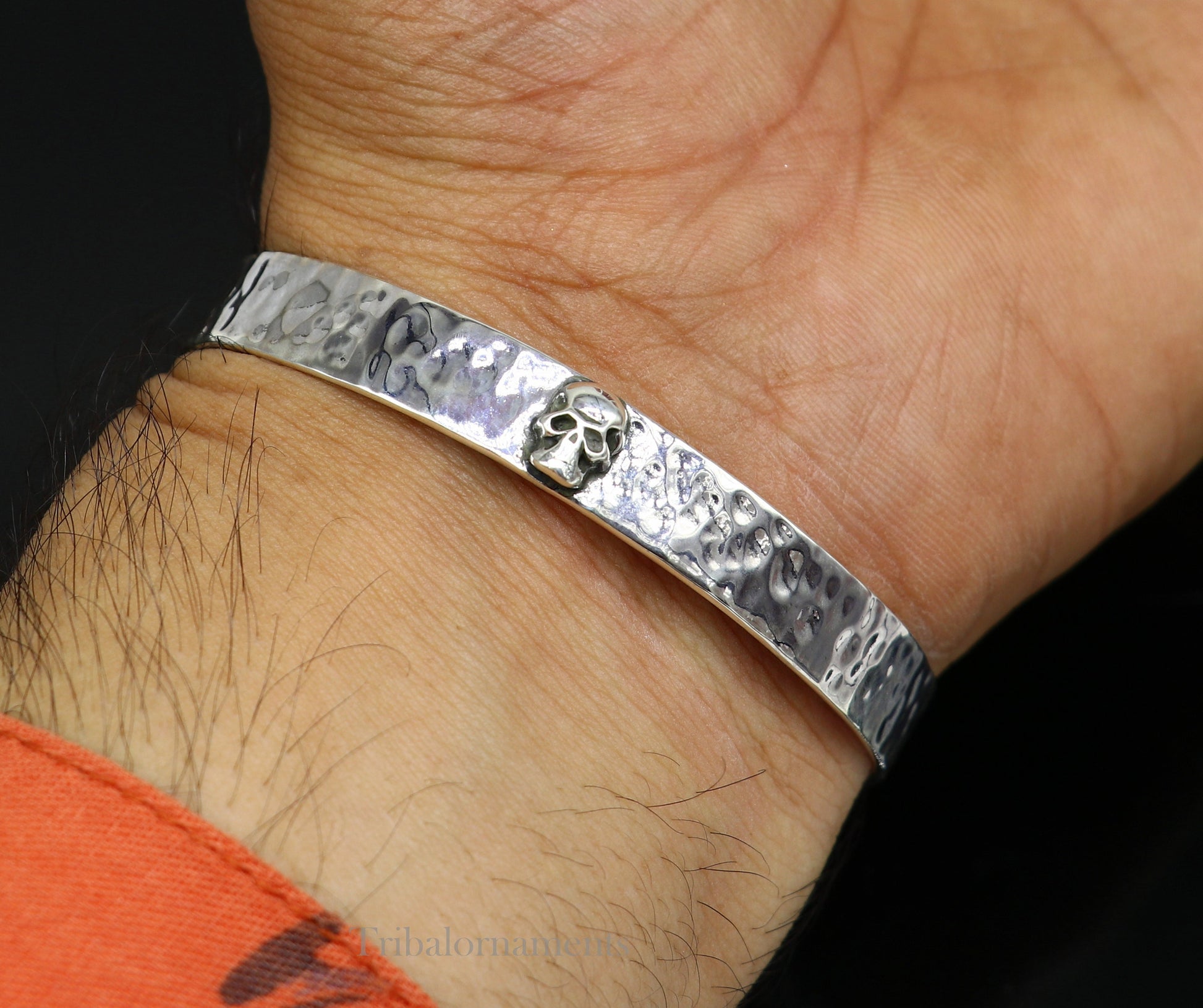 Vintage style 925 sterling silver adjustable cuff bangle bracelet with skull design by TRIBAL ORNAMENTS, unisex jewelry.