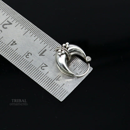 Vintage 925 sterling silver tribal hoops earring from Rajasthan, Rajasthan, with intricate tribal design for unisex jewelry.