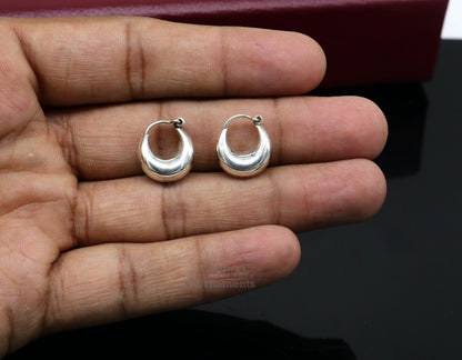 Vintage tribal 925 sterling silver hoops earring from Rajasthan India, unisex jewelry with intricate tribal design.