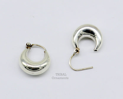 Vintage tribal kundal hoops earrings in 925 sterling silver from Rajasthan, featuring intricate traditional design.