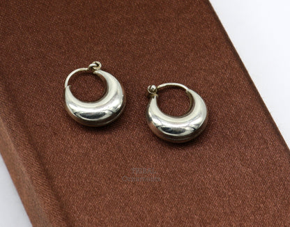 Vintage tribal-style 925 sterling silver hoops earrings from Rajasthan, featuring intricate design, unisex jewelry, perfect for gifting.