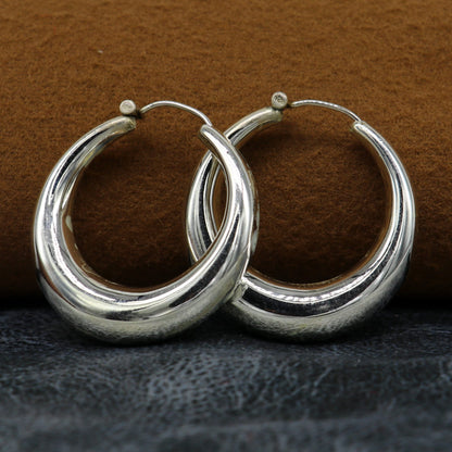 Vintage tribal 925 sterling silver hoops earrings from Rajasthan, fabulous unisex kundal jewelry with intricate design.