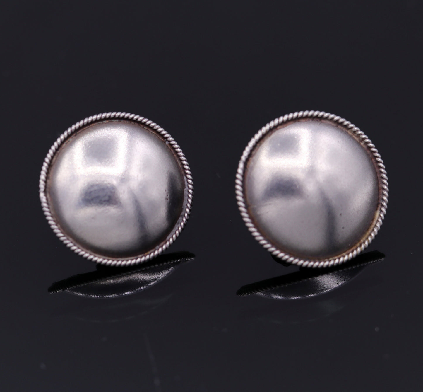 Vintage design 925 sterling silver plain style handmade round design fabulous Stud earrings tribal jewelry from Rajasthan india  s523 - TRIBAL ORNAMENTS