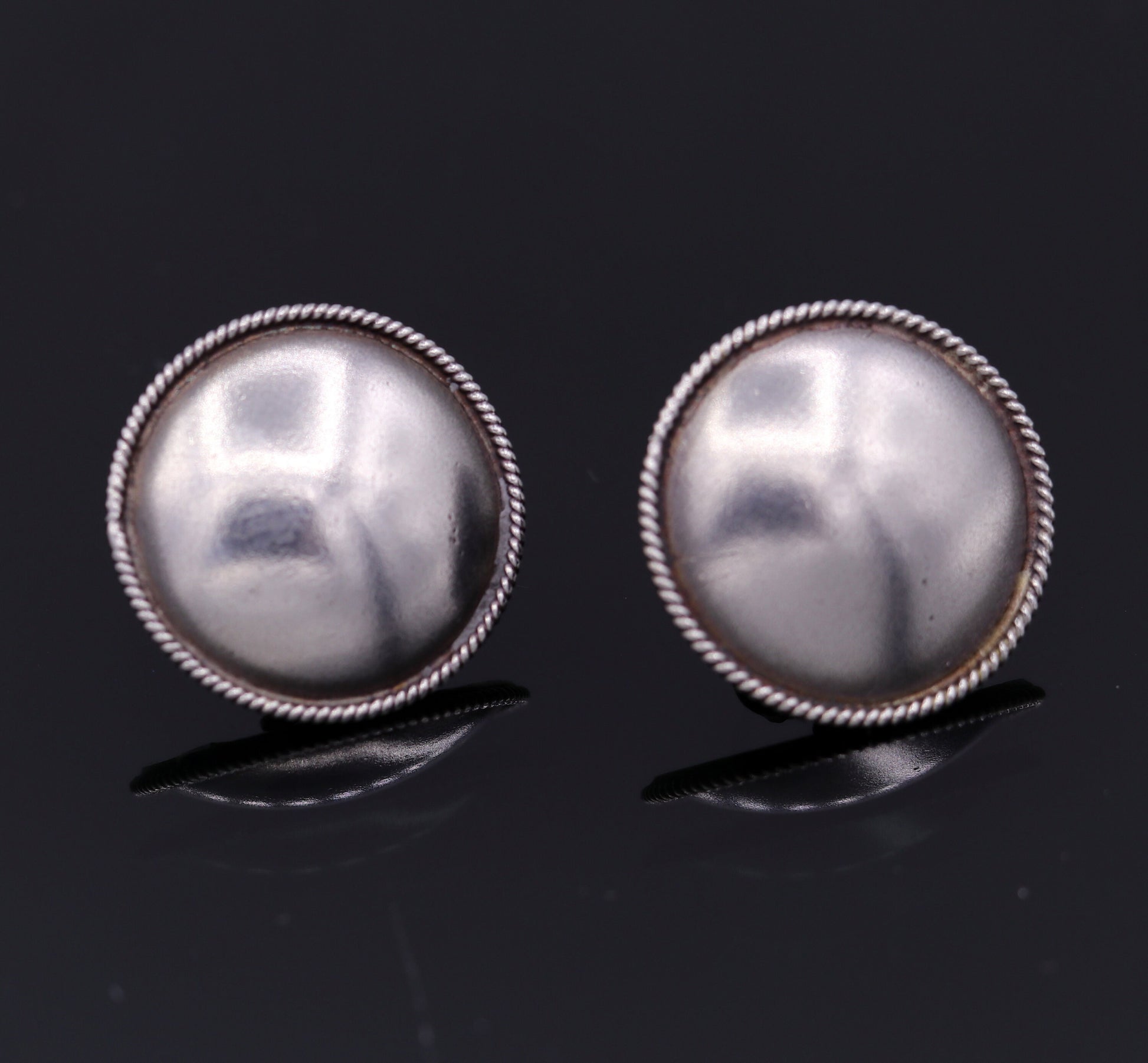 Vintage design 925 sterling silver plain style handmade round design fabulous Stud earrings tribal jewelry from Rajasthan india  s523 - TRIBAL ORNAMENTS