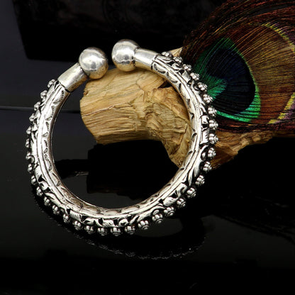 Vintage tribal cuff bracelet in 925 sterling silver featuring custom Chitai and Kandrai work, stylish bangle jewelry.