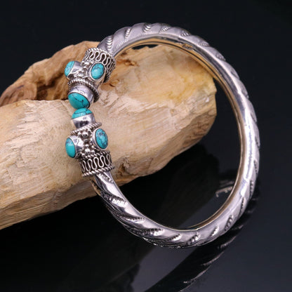 Vintage-style 925 sterling silver turquoise jadau bangle bracelet from Tribal Ornaments, unisex handcrafted jewelry with intricate design.