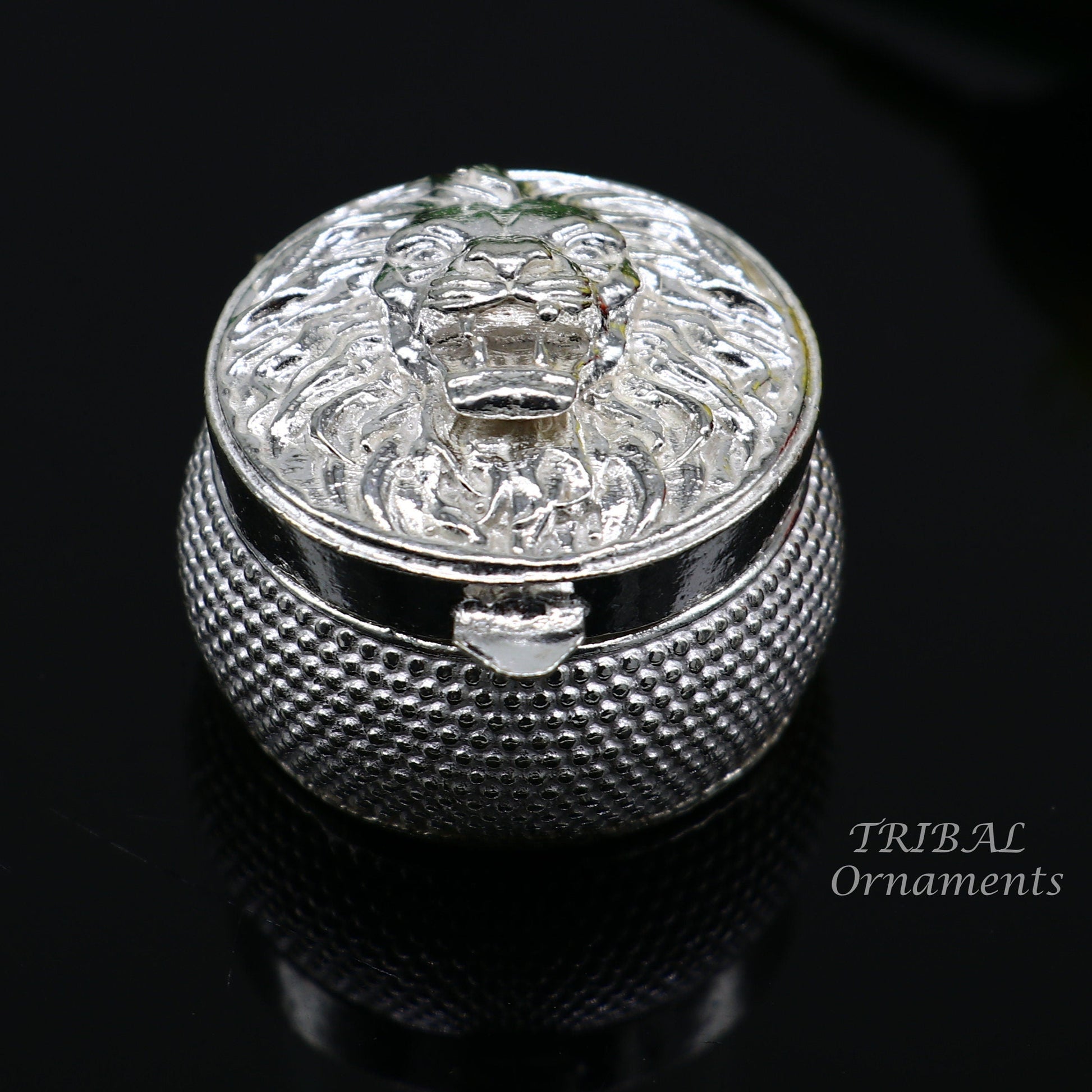 Vintage lion design Sterling silver handmade trinket box, eye kajal box, kumkum box, sindur box, best brides gift stb380 - TRIBAL ORNAMENTS