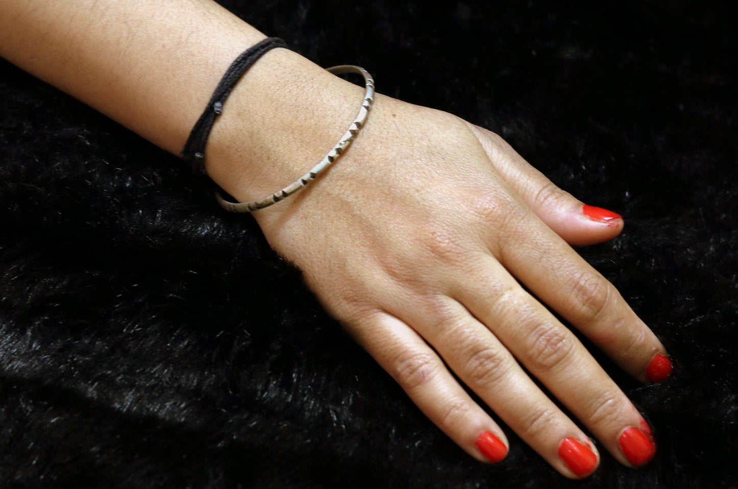 Vintage solid silver old used classical bangle bracelet handmade design traditional ethnic tribal used jewelry sba06 - TRIBAL ORNAMENTS