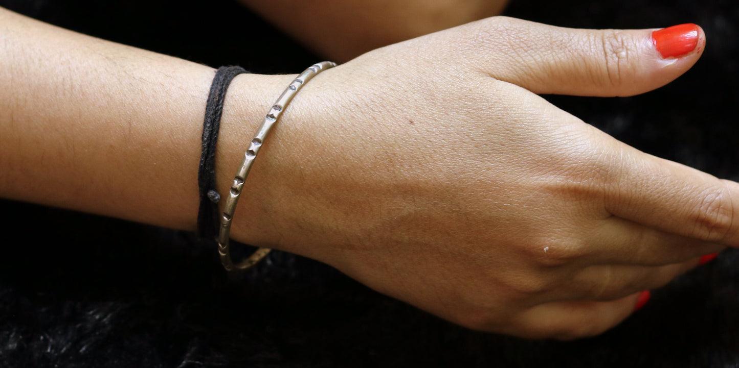 Vintage solid silver old used classical bangle bracelet handmade design traditional ethnic tribal used jewelry sba06 - TRIBAL ORNAMENTS