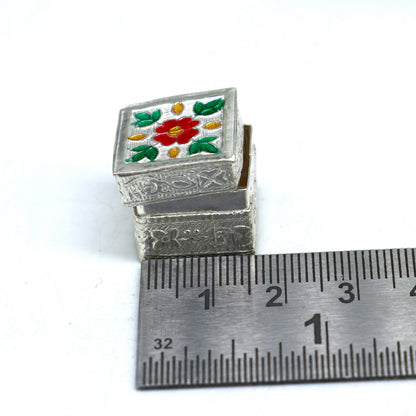 Vintage style 925 sterling silver handmade gorgeous square shape small trinket kajal box, casket box, container box, silver article stb359 - TRIBAL ORNAMENTS