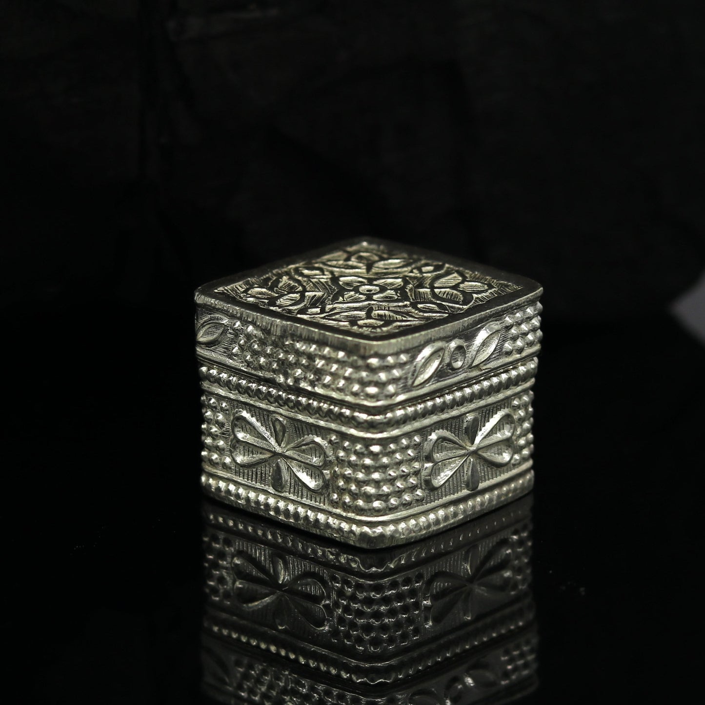 Vintage-style small sterling silver bridal queen trinket box with intricate detailing, perfect for jewelry or eyes kajal storage.