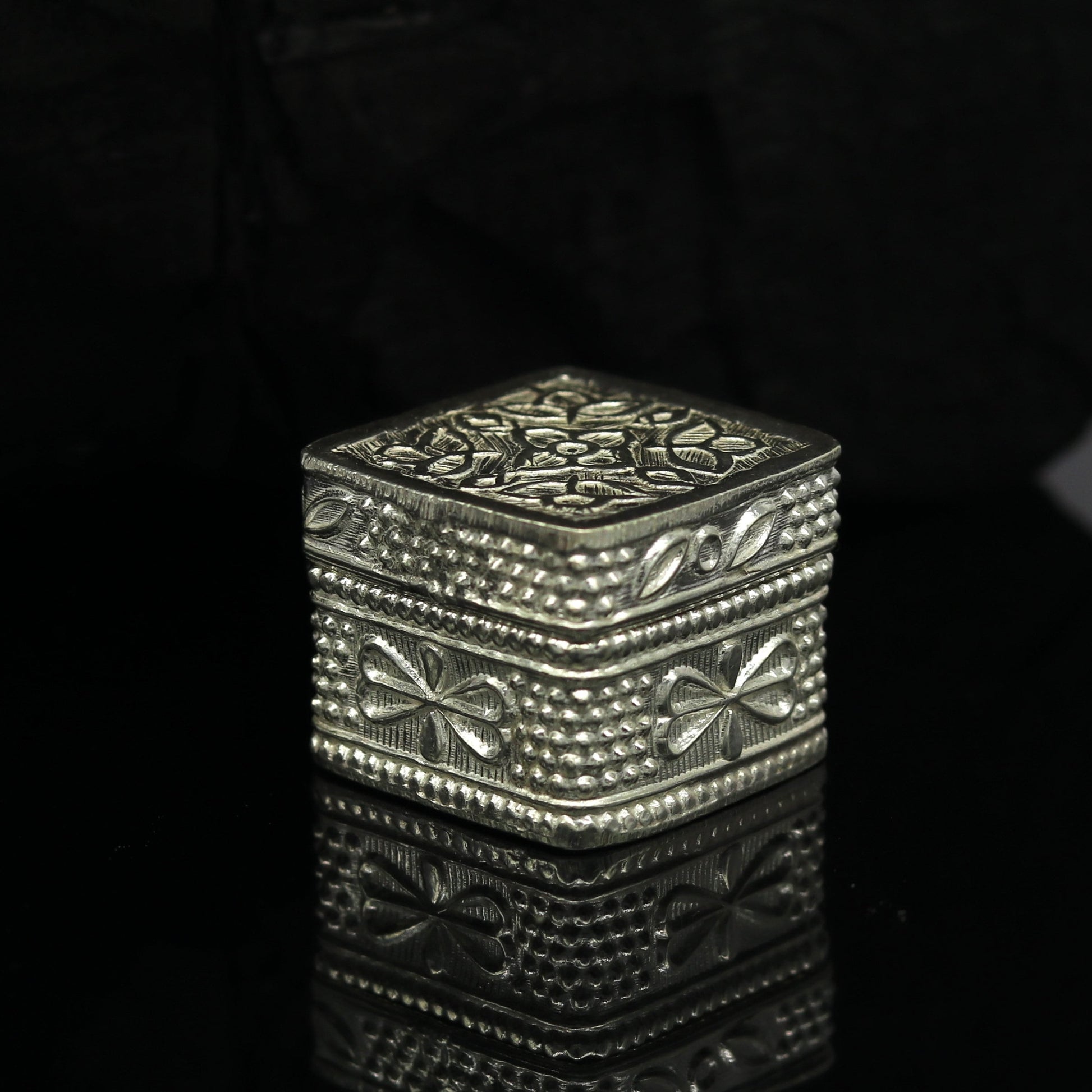 Vintage-style small sterling silver bridal queen trinket box with intricate detailing, perfect for jewelry or eyes kajal storage.