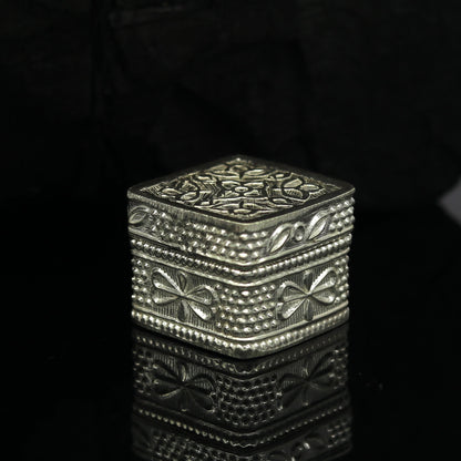 Vintage-style small sterling silver bridal queen trinket box with intricate detailing, perfect for jewelry or eyes kajal storage.