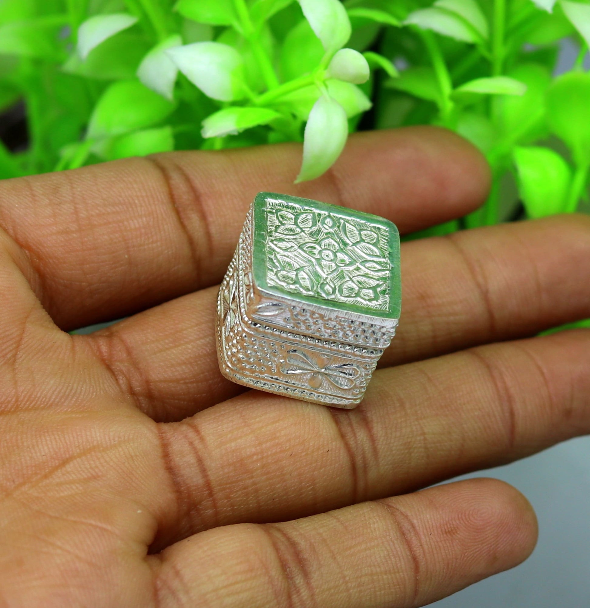 Vintage-style small sterling silver bridal queen trinket or eyes kajal box, decorative jewelry container by Tribal Ornaments.