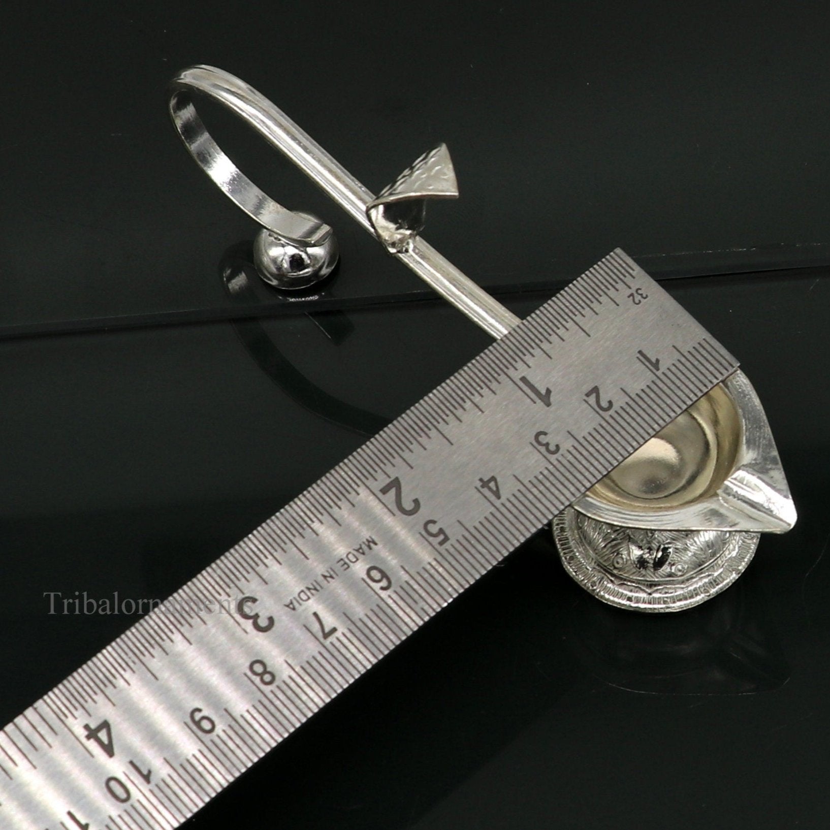 Vintage style solid Sterling silver handmade single deepak oil lamp Aarti lamp, amazing handcrafting work  decor temple art figurine su435 - TRIBAL ORNAMENTS