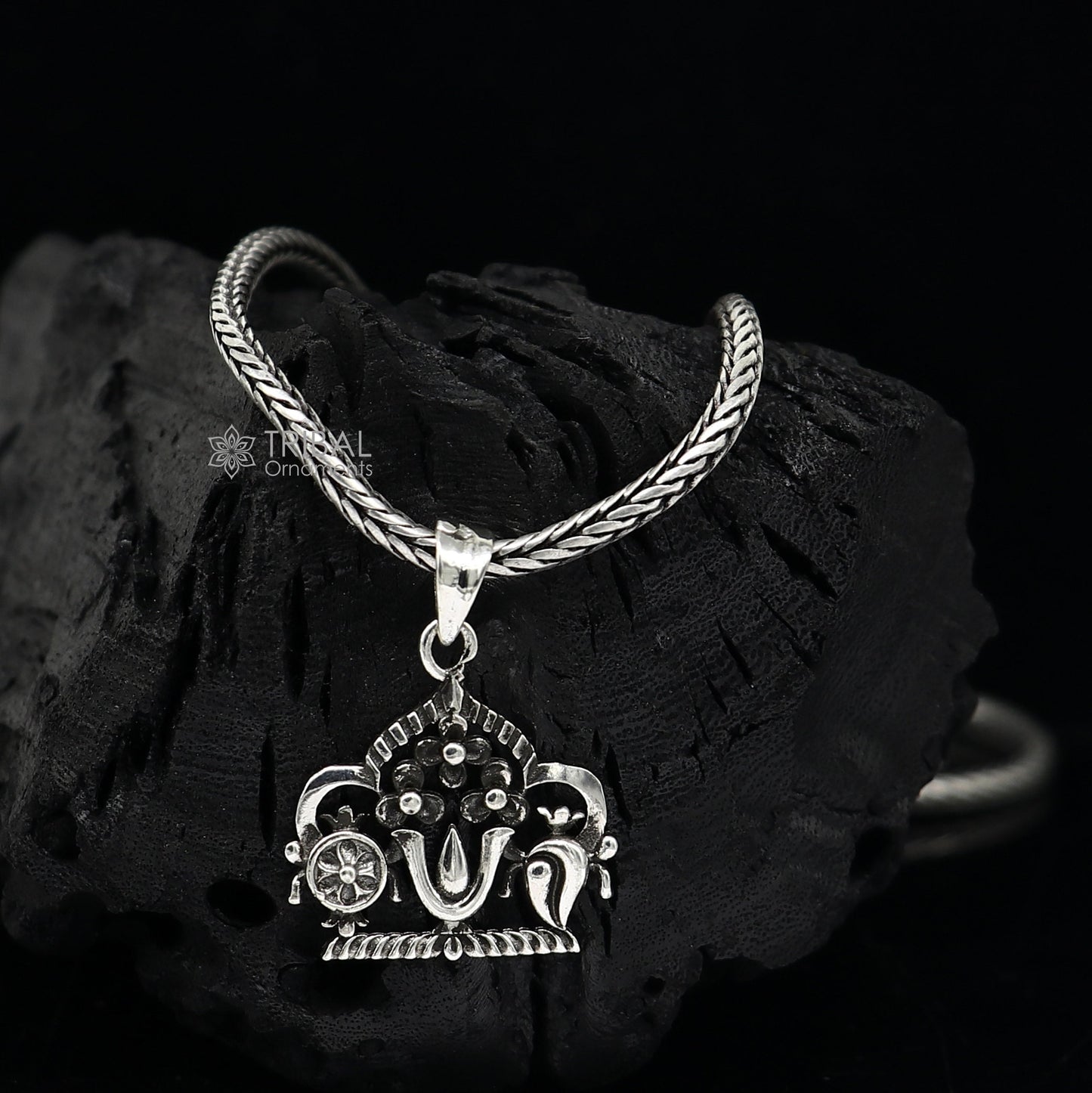 925 pure silver Swaminarayan pendant on a wheat chain necklace, unisex divine jewelry by Tribal Ornaments.