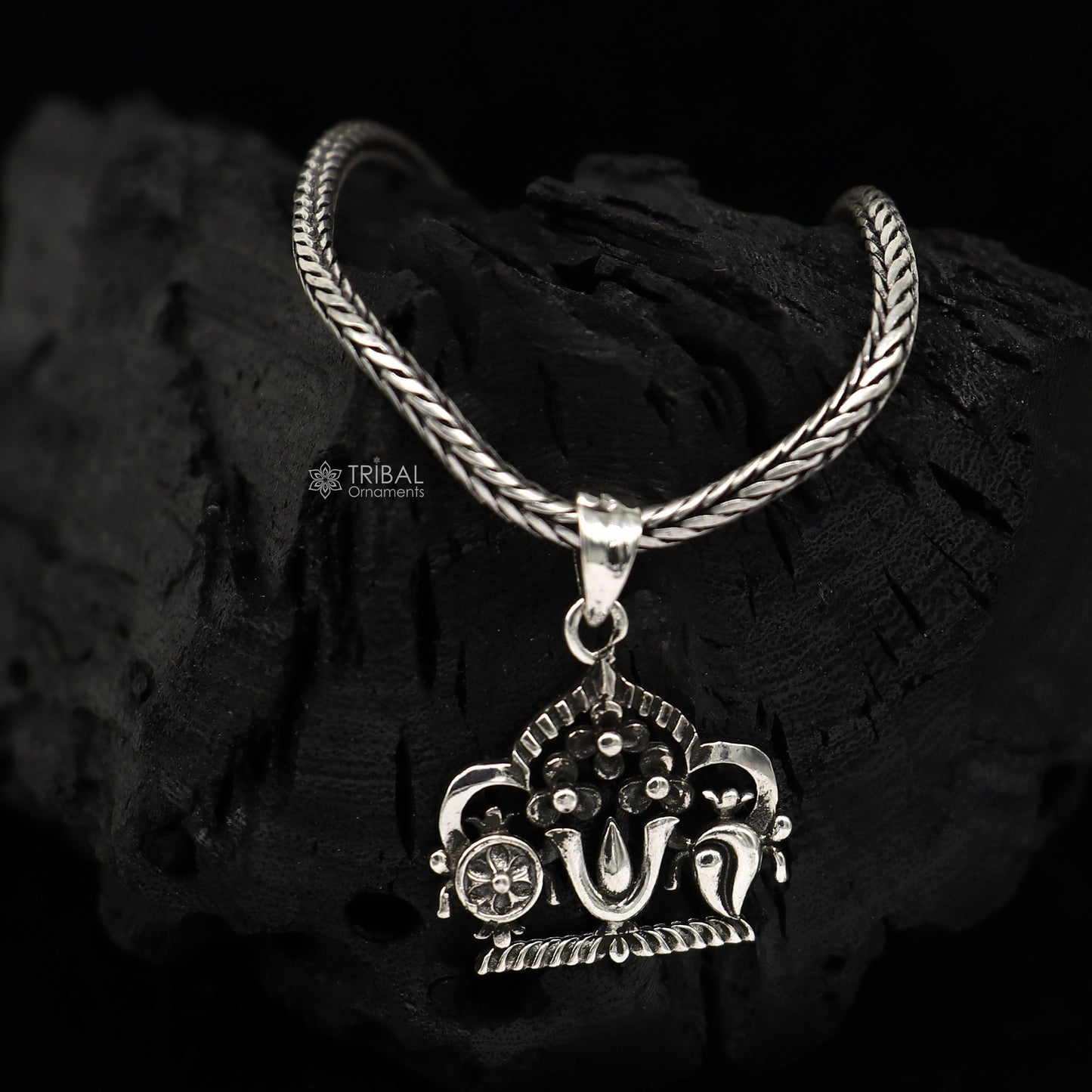 925 silver Swaminarayan pendant with wheat chain necklace, unisex divine jewelry, tribal ornaments design, perfect for gifting.