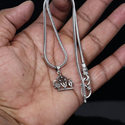 925 pure silver Swaminarayan pendant with wheat chain, unisex divine jewelry by Tribal Ornaments, ideal for gifting.