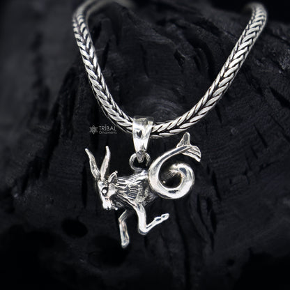 925 silver Zodiac Capricorn horoscope pendant with wheat chain, delicate jewelry, featuring the Capricorn sign symbol, ideal for gifting.